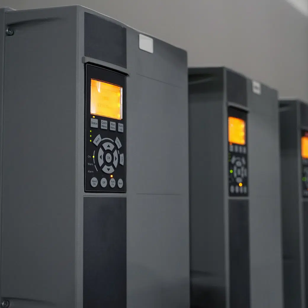 變頻器節能的秘密!你不知道的省電原理大公開 變頻器真的能省電?