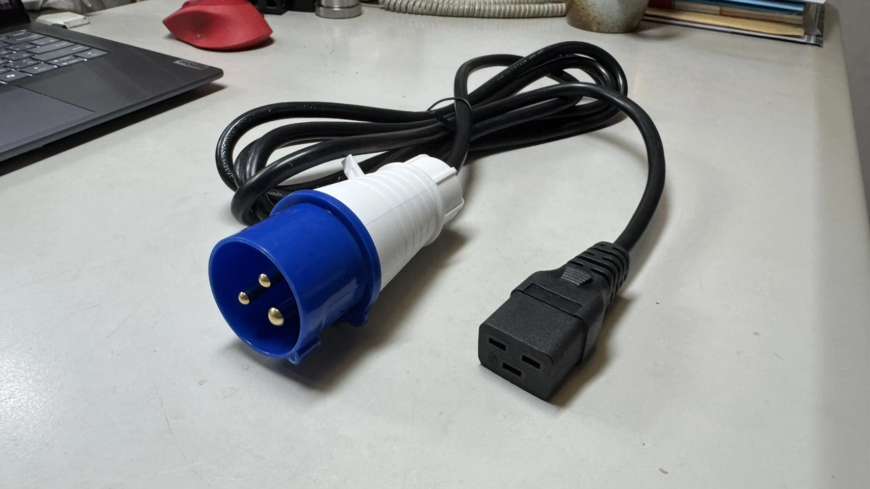 PDU接頭與歐規動力插頭插座的連接