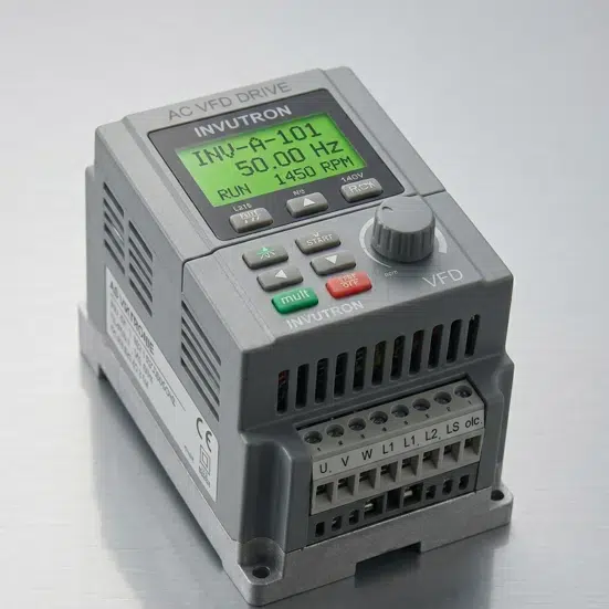 以10HP馬達為例，變頻器降速幅度與每日使用時間的節能對照表